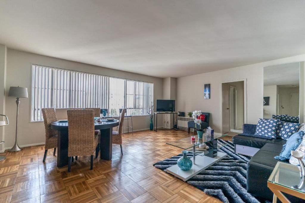 Spacious Charming With Great Views Near The Grove Appartamento *