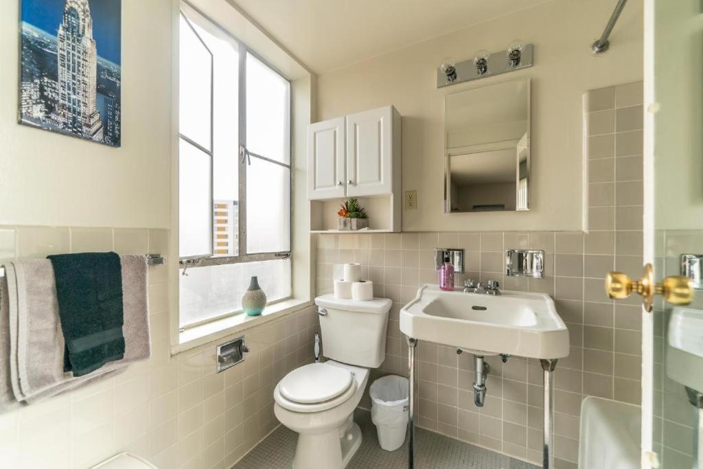 Spacious Charming With Great Views Near The Grove Appartamento *